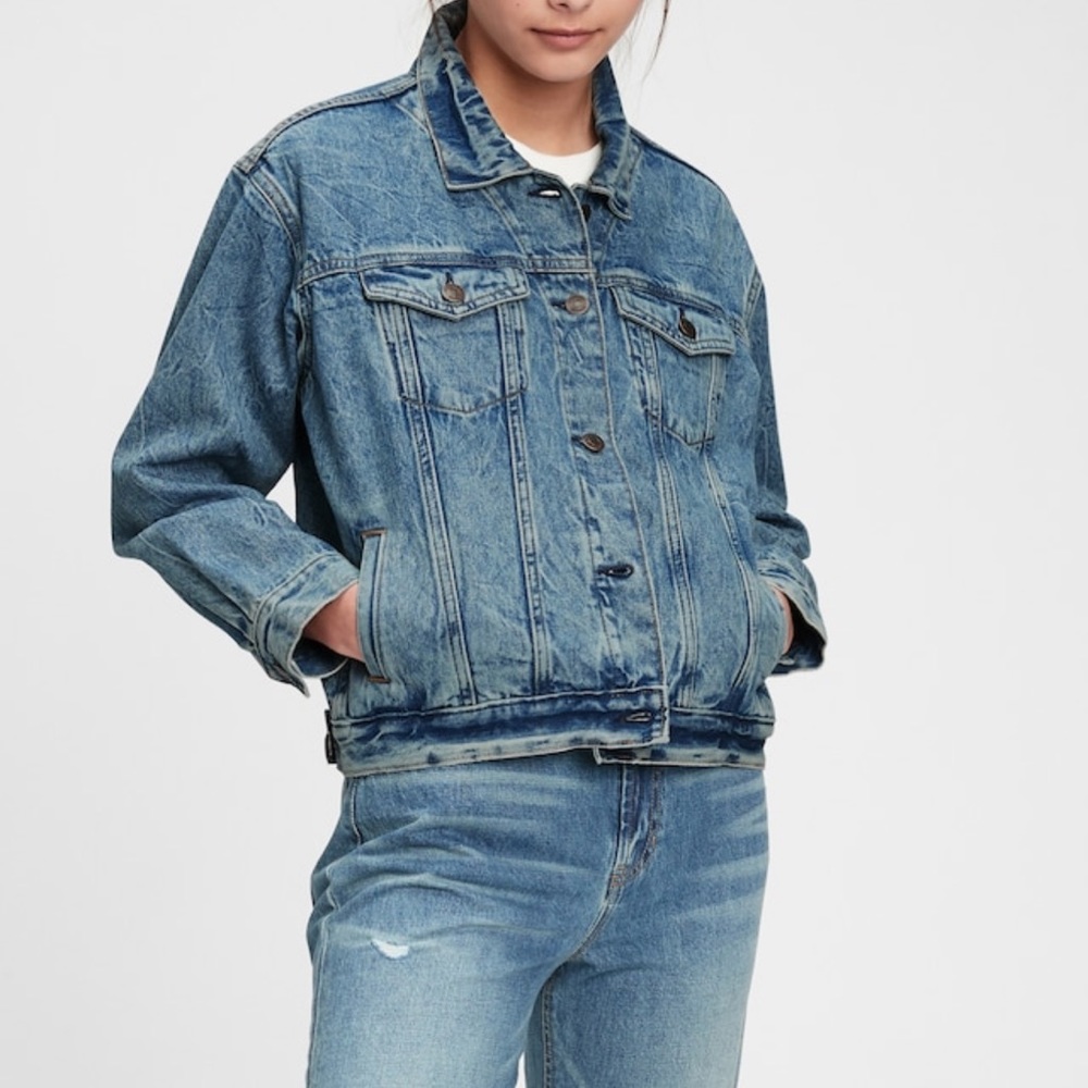 GAP Girls Oversized Denim Jacket Size‎ Large NWT Button Front Patch Pockets